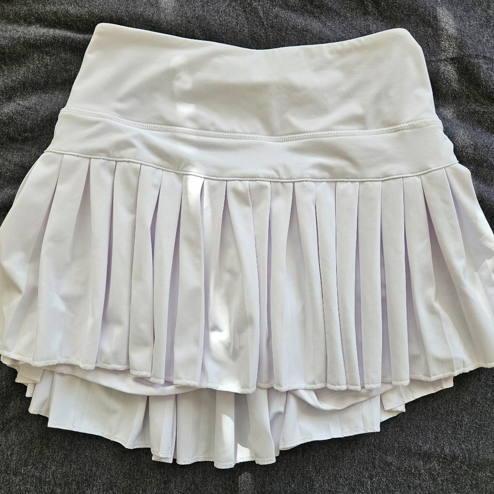 NWOT Gold Hinge Pleated Miniskirt, White XS